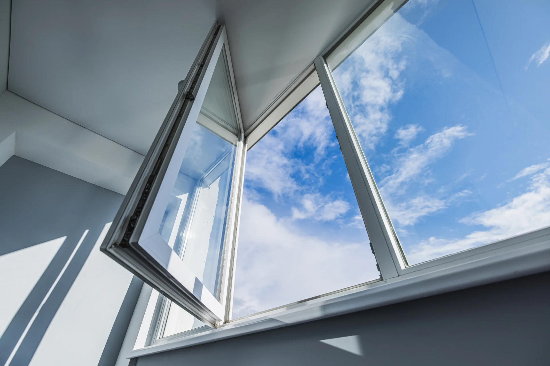 VLX 80 Casement Window in Miami Lakes, FL | Sightline Windows & Doors Miami Lakes - detail 1